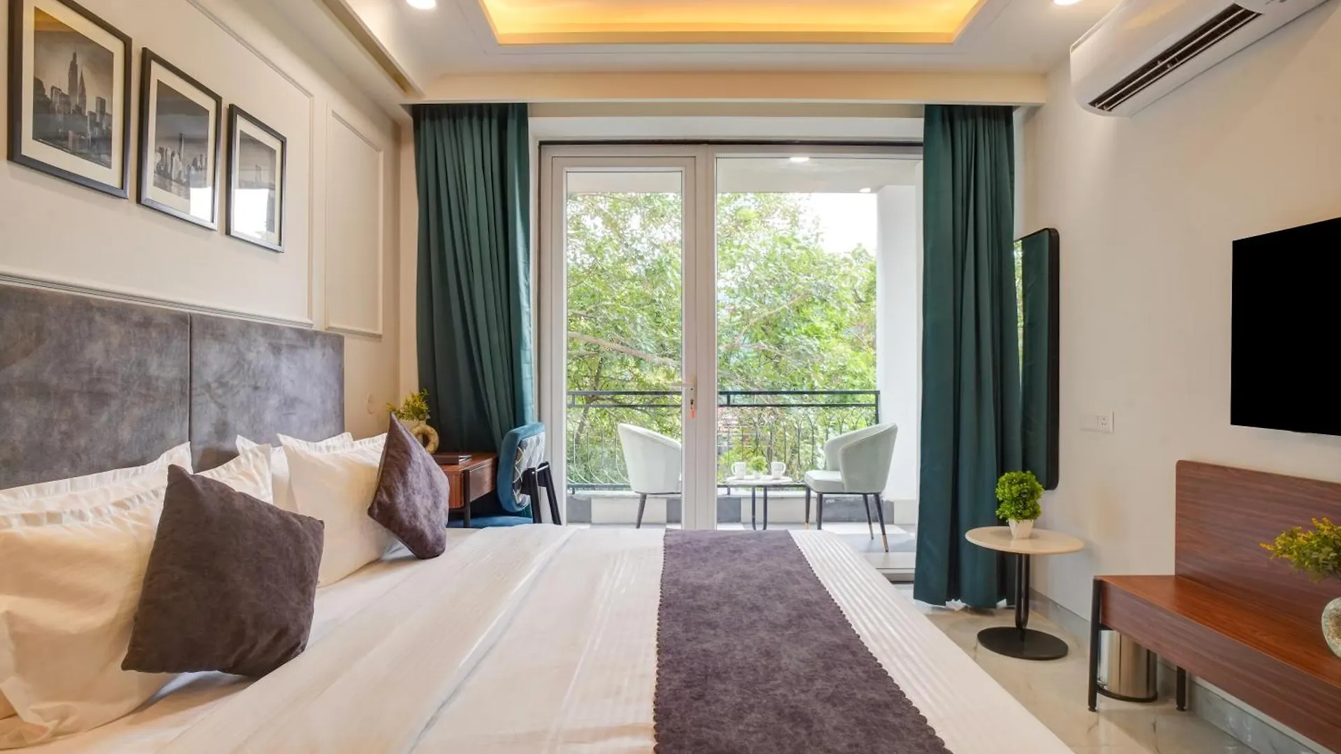 Saltstayz Premier - Arjun Marg Gurgaon