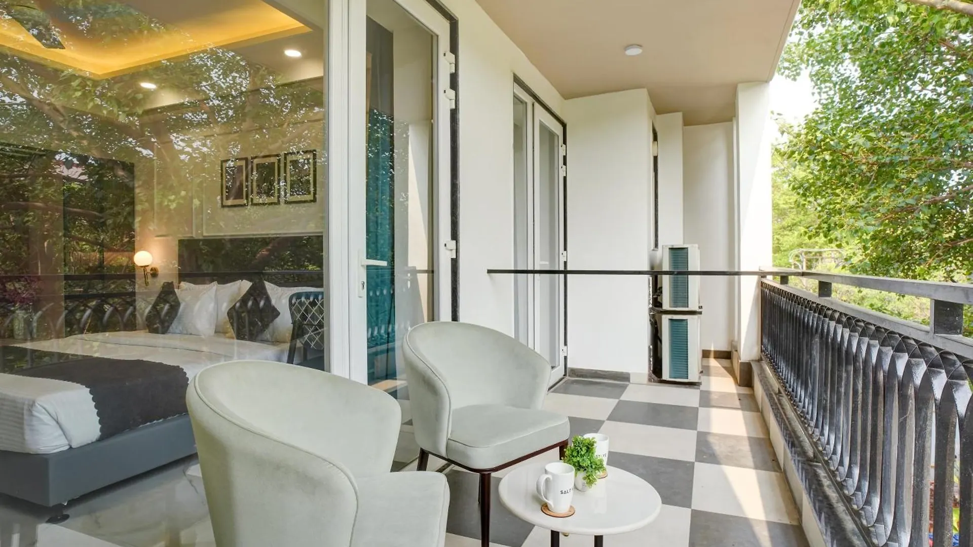 Saltstayz Premier - Arjun Marg Gurgaon 3*,  India