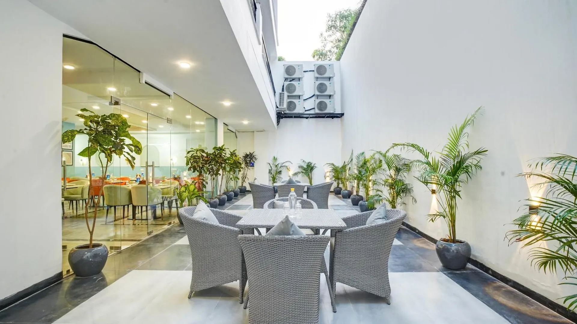 Saltstayz Premier - Arjun Marg Gurgaon