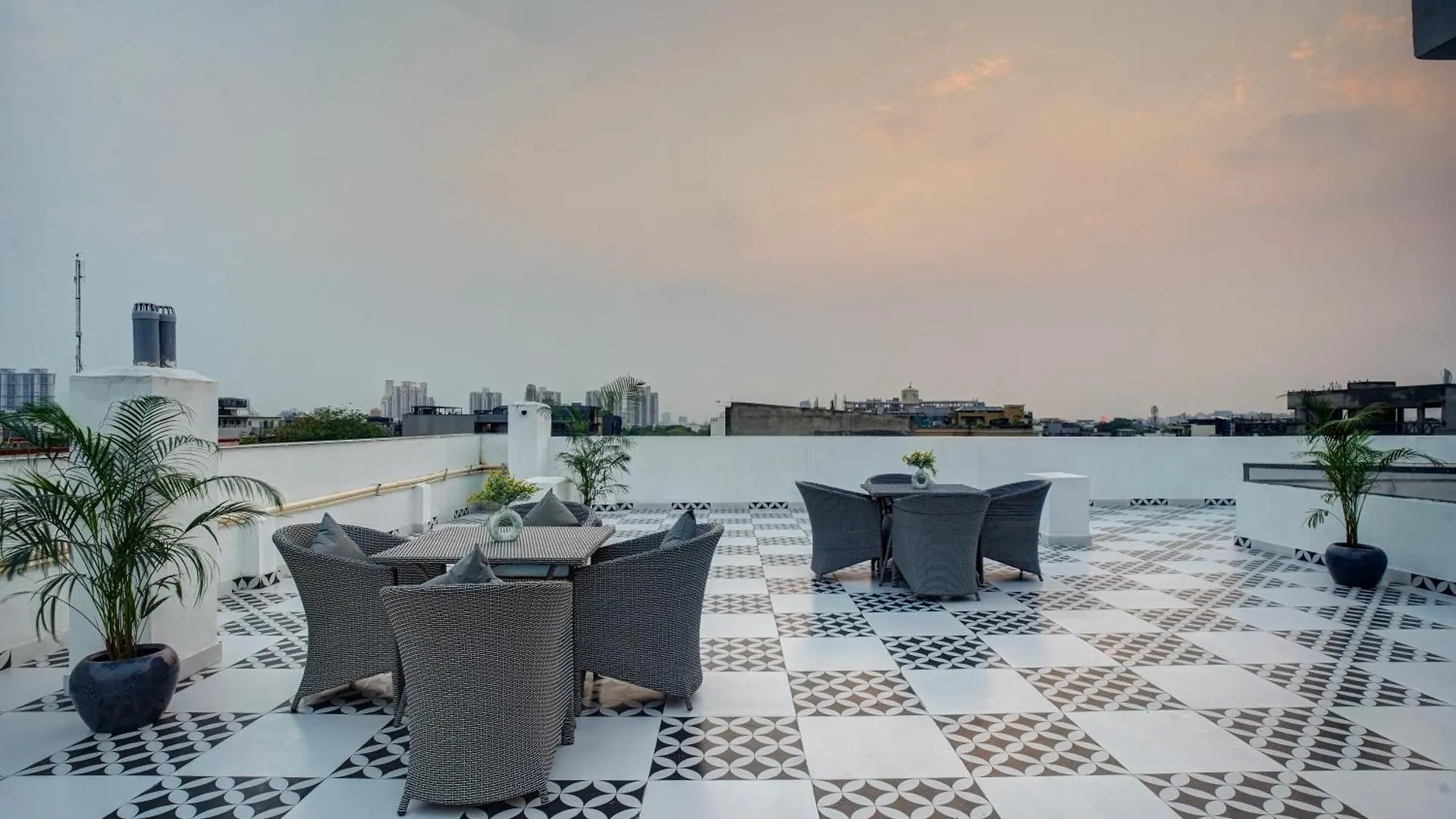 Saltstayz Premier - Arjun Marg Gurgaon 3*,
