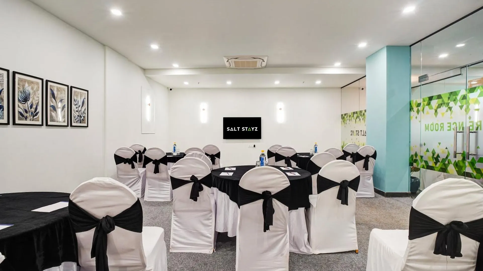 Hotel Saltstayz Premier - Arjun Marg Gurgaon